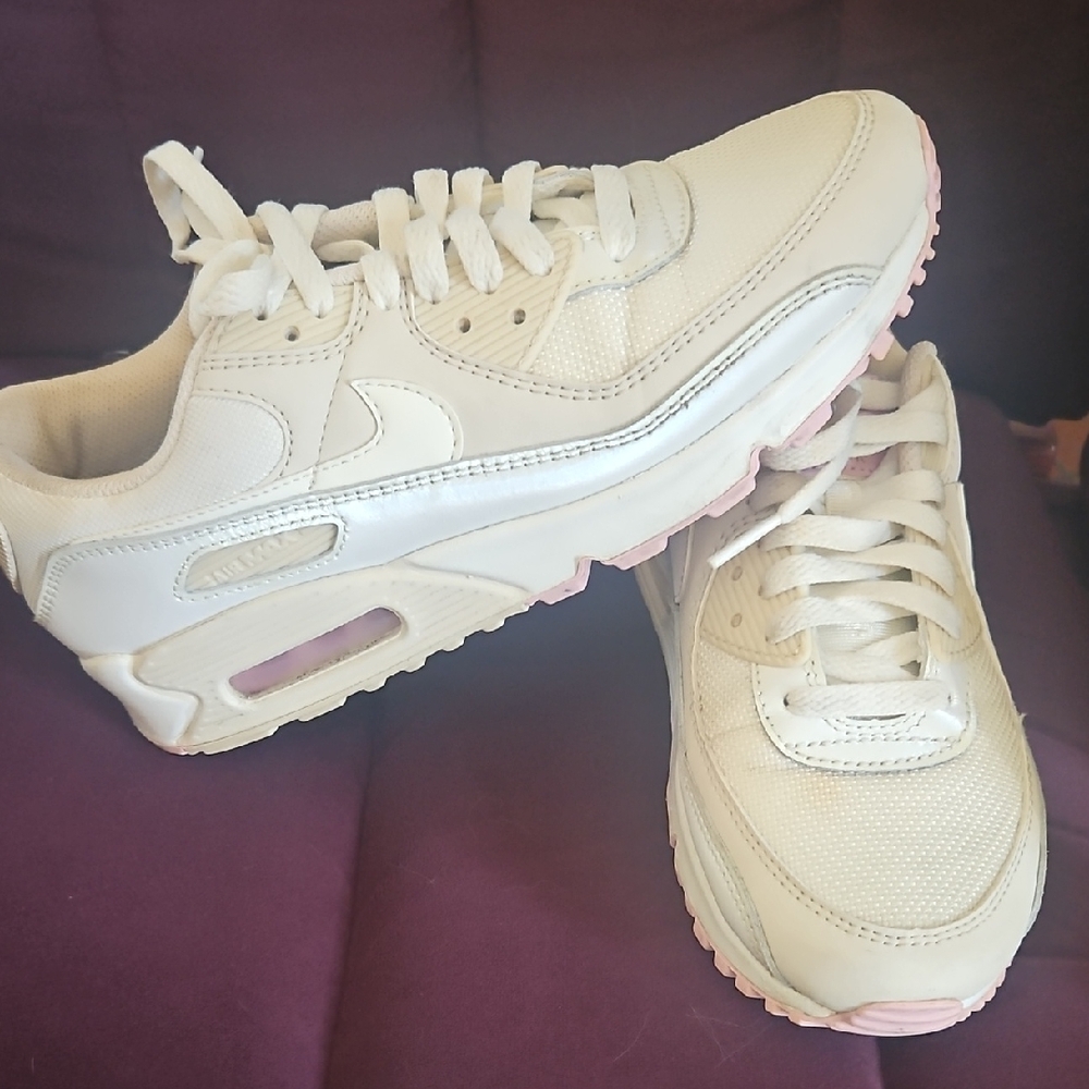 Nike Women's Off-White and Light Pink Sneakers